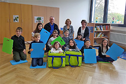 Neue Sitzkissen in der Daisbacher Schule